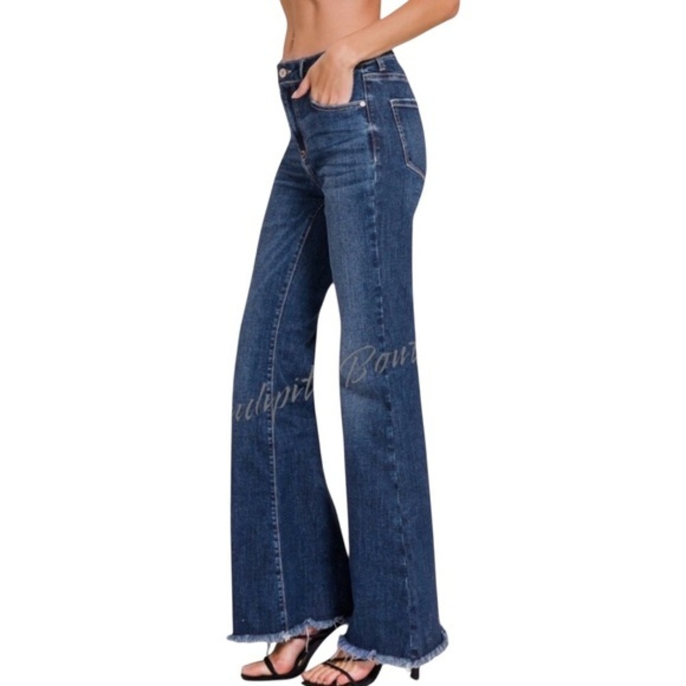 Zenana Dakota High Rise Bell Bottom Fit Dark Wash Blue Jeans Size 29.